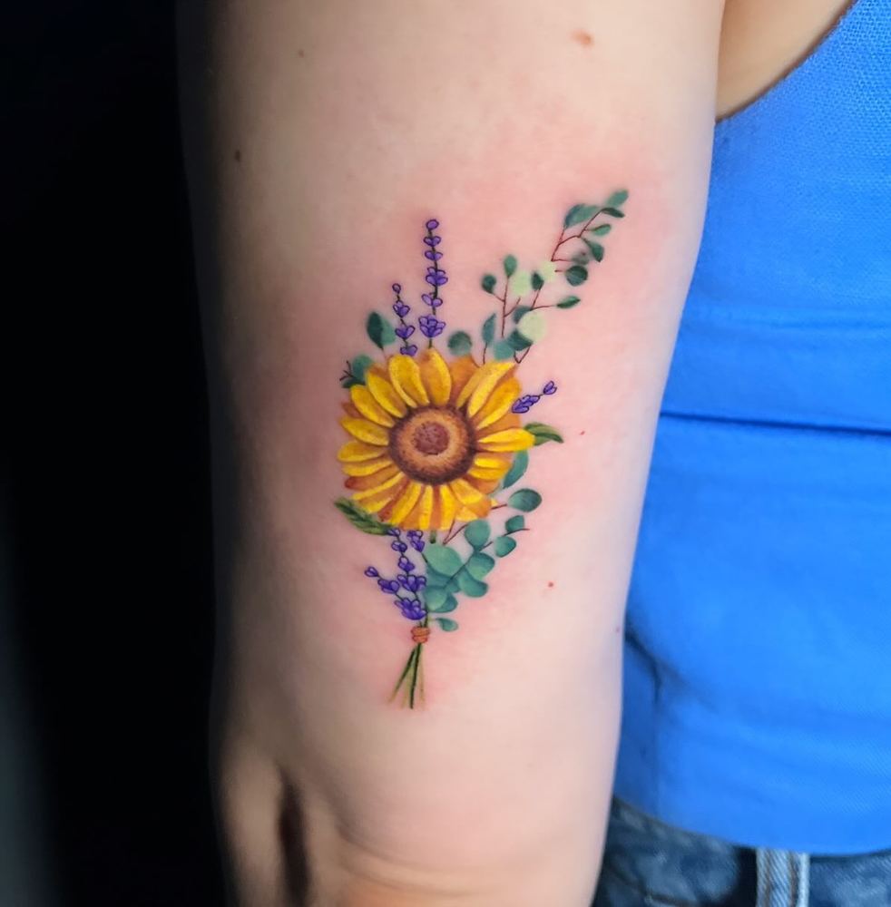 Sunflower bouquet tattoo by Sinai Alba